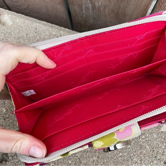 VERA BRADLEY Women’s Quilted Floral Pink Green Clasp Full Zipper Wallet - Picture 6 of 13